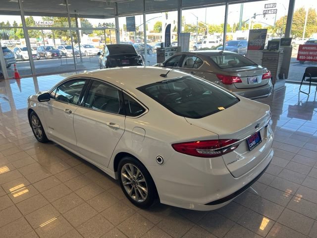 Used 2017 Ford Fusion SE w/ Equipment Group 602A FWD image 6