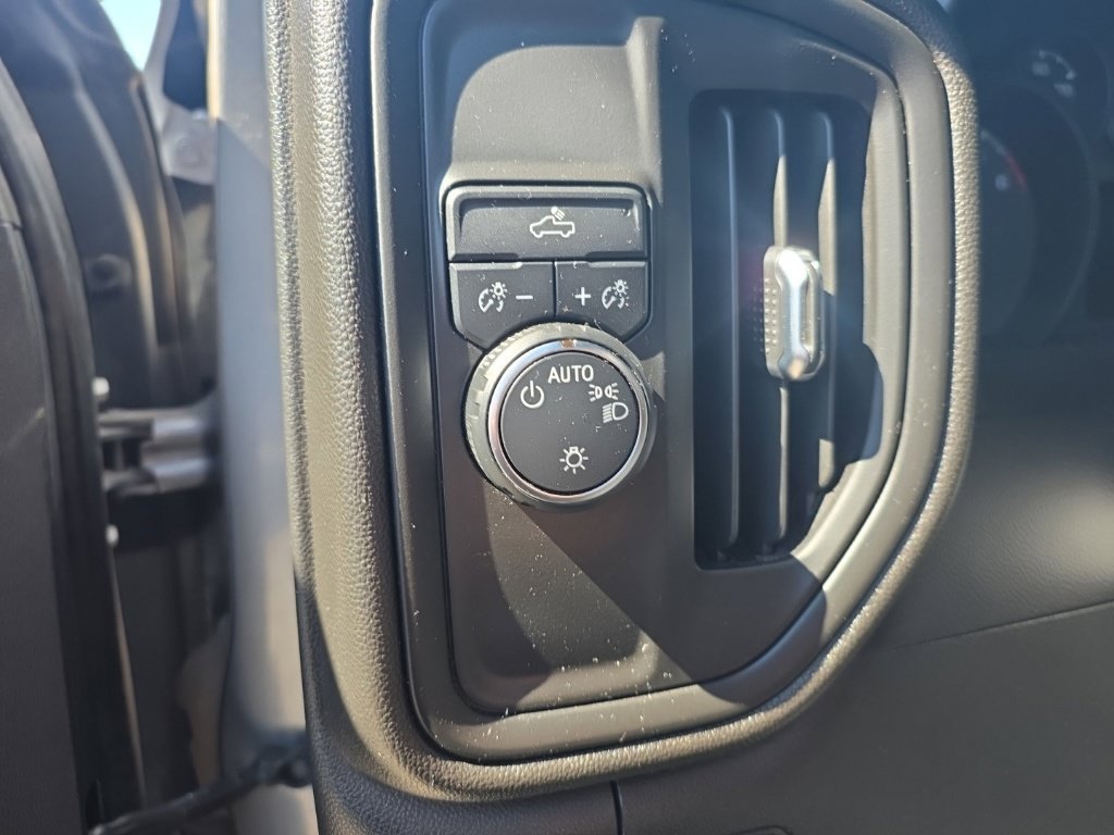 Used 2021 Chevrolet Silverado 1500 Custom RWD image 14