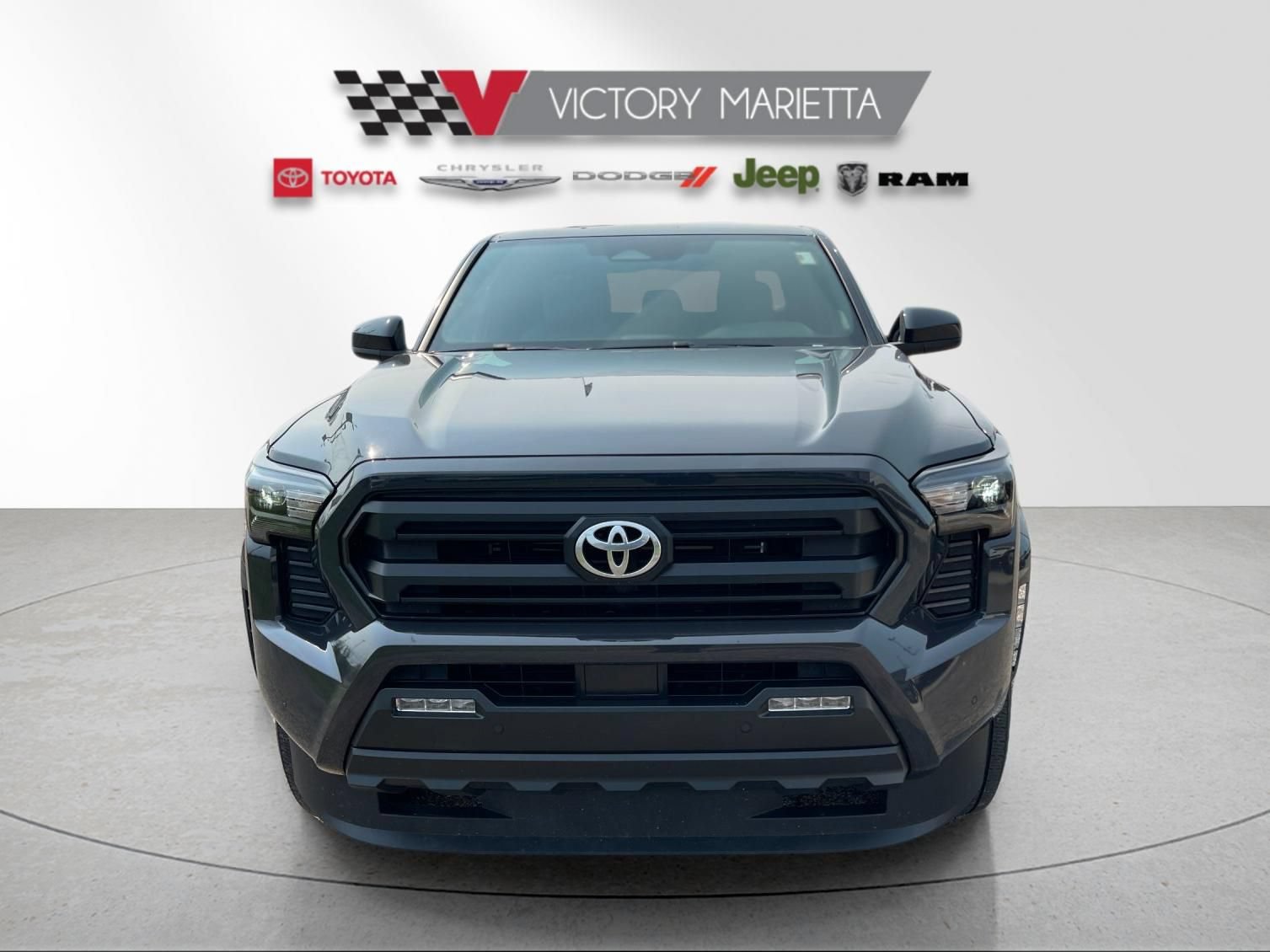 Used 2024 Toyota Tacoma SR5 AWD/4WD image 8