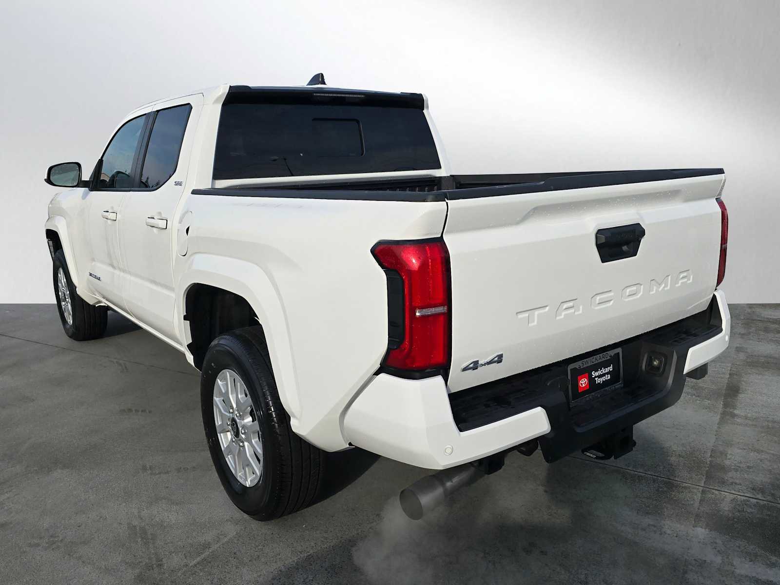 Certified 2025 Toyota Tacoma SR5 image 5