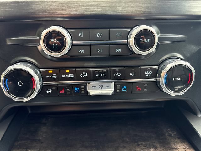Used 2023 Ford F250 Lariat w/ Lariat Ultimate Package AWD/4WD image 28