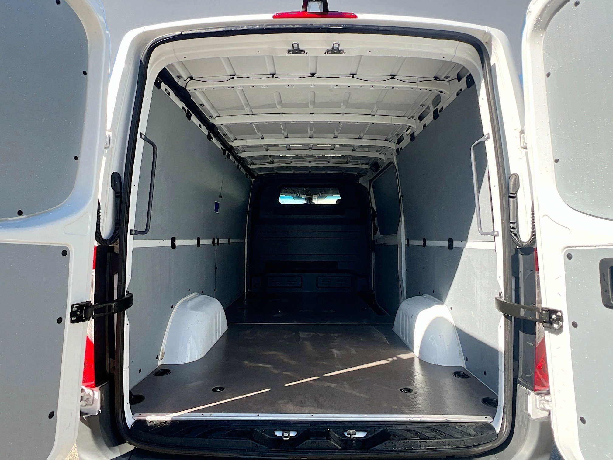 Used 2025 Mercedes-Benz Sprinter 2500 image 33