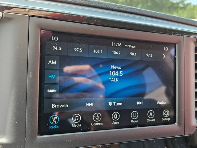 Used 2020 Chrysler Pacifica Touring-L image 26