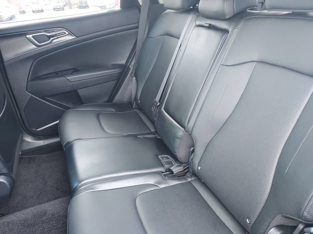 Used 2025 Kia Sportage EX FWD image 12