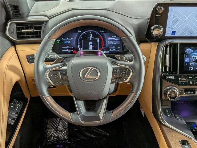 Used 2026 Lexus LX 600 4WD w/ Accessory Package (Z1) image 15