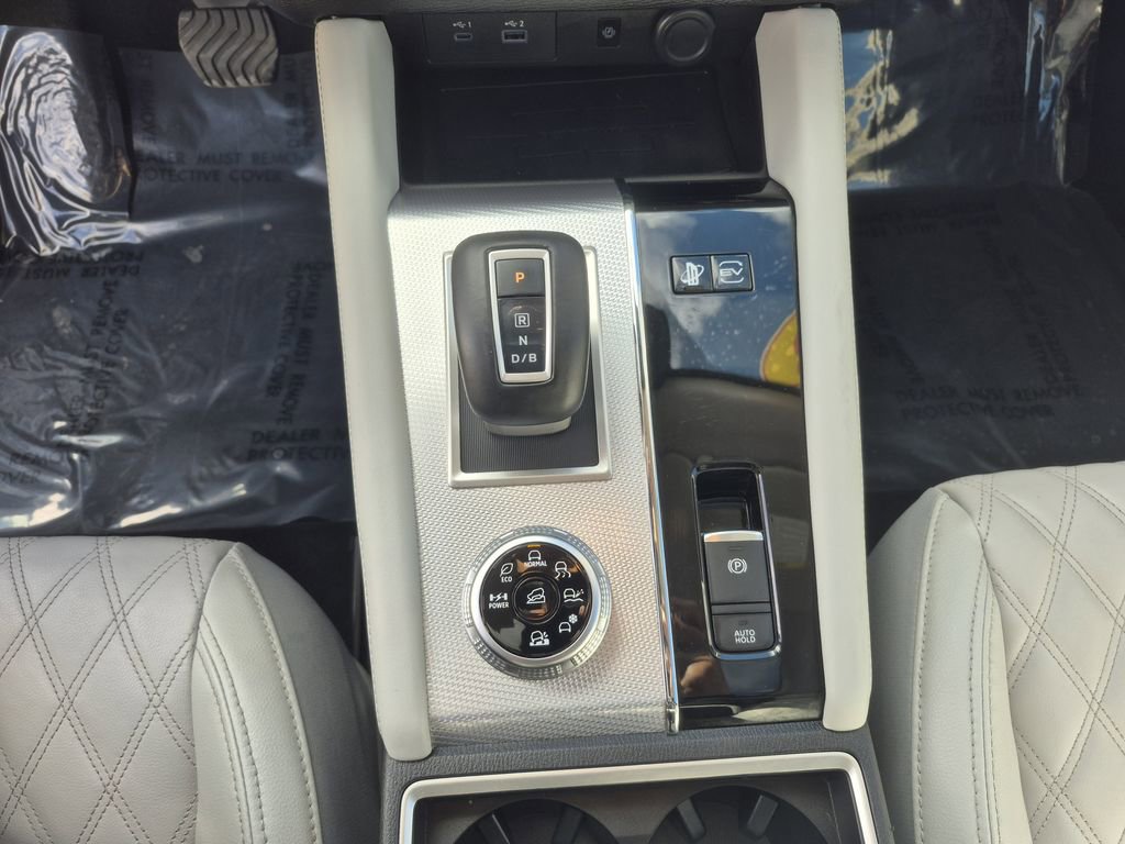 Used 2023 Mitsubishi Outlander SEL image 9