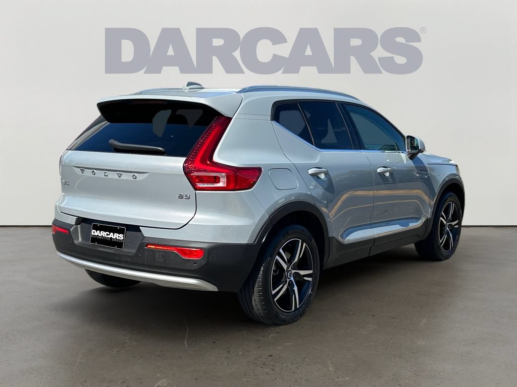 Used 2025 Volvo XC40 B5 Core AWD/4WD image 4