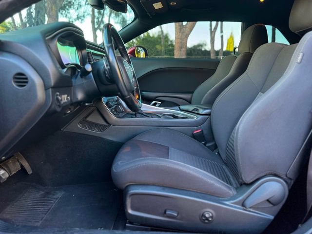 Used 2019 Dodge Challenger R/T w/ Driver Convenience Group RWD image 29