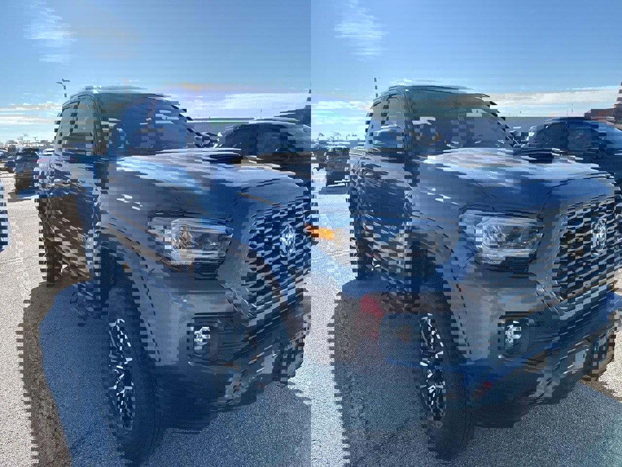 Used 2020 Toyota Tacoma TRD Sport image 3