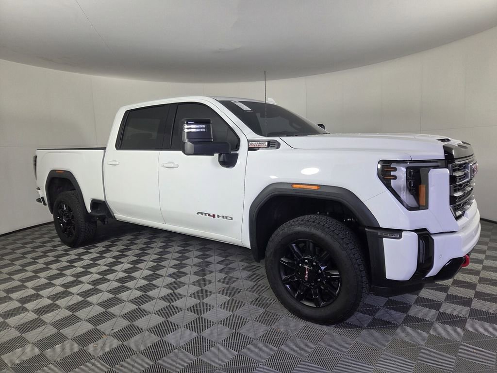 Used 2025 GMC Sierra 2500 AT4 image 5