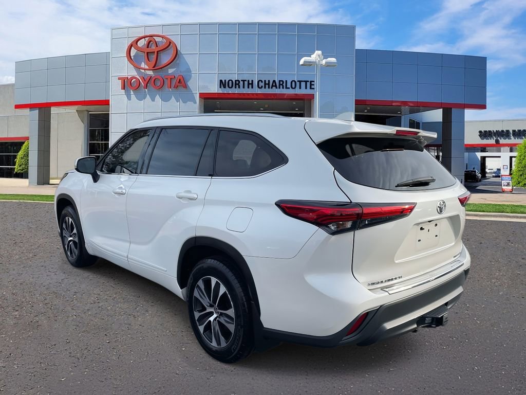 Used 2021 Toyota Highlander XLE image 7