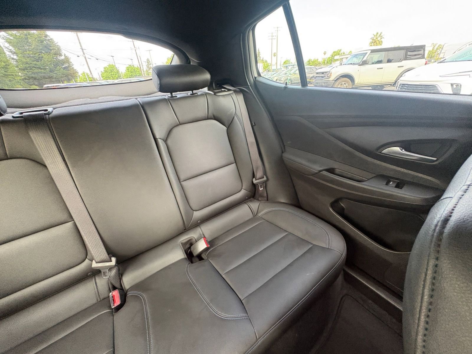 Used 2025 Buick Envista Sport Touring image 36