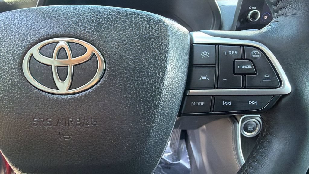 Used 2024 Toyota Grand Highlander AWD image 20
