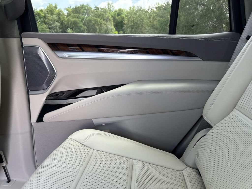 New 2026 Cadillac Escalade Platinum Sport w/ LPO, ONYX Package AWD/4WD image 15