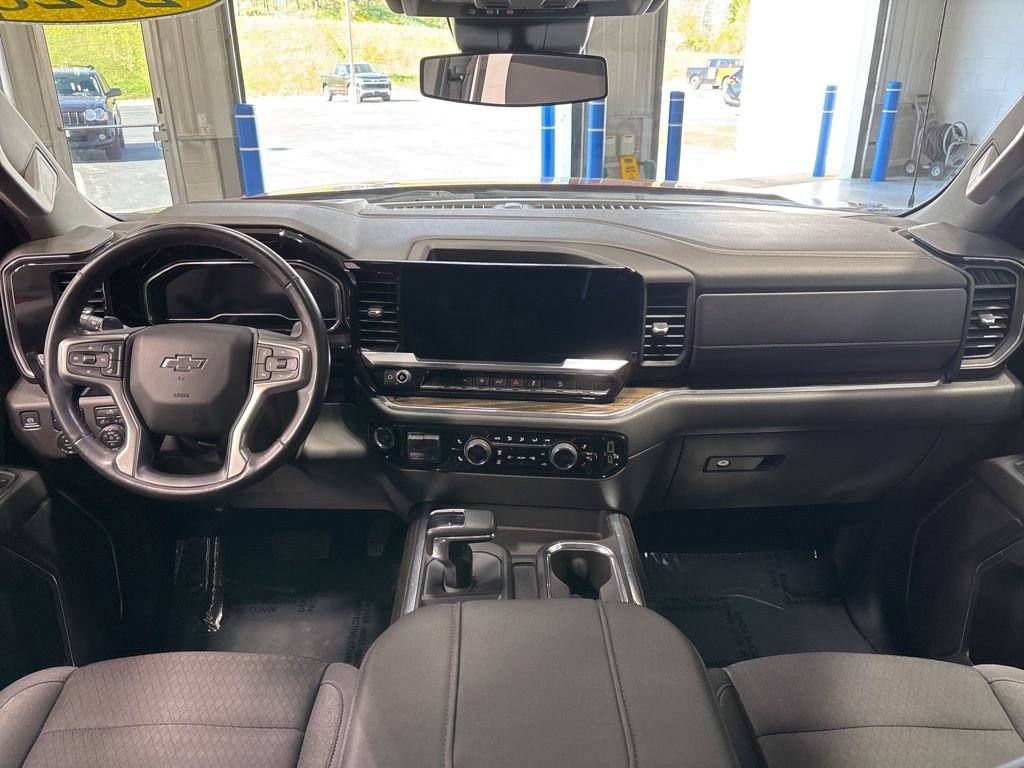 Used 2023 Chevrolet Silverado 1500 RST AWD/4WD image 9
