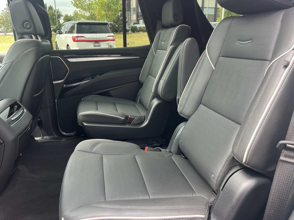 Certified 2025 Cadillac Escalade Premium Luxury w/ Touring Package AWD/4WD image 20