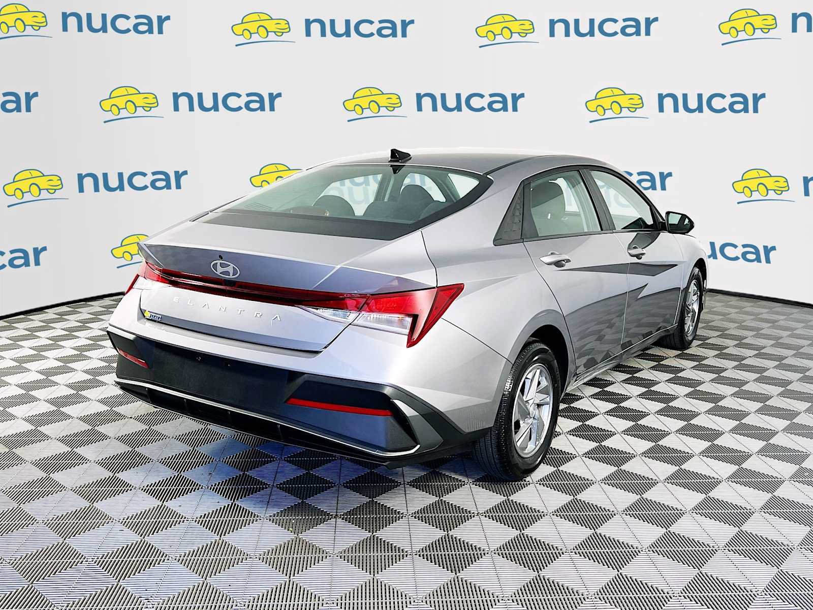 Certified 2025 Hyundai Elantra SE FWD image 7