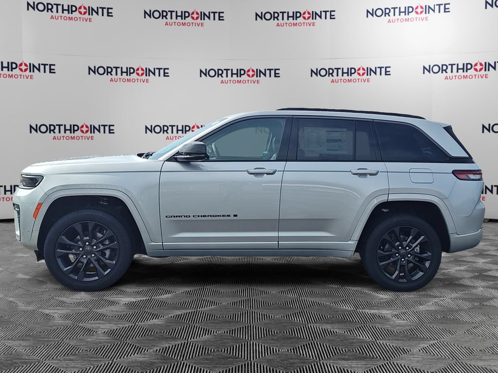 Used 2026 Jeep Grand Cherokee Limited AWD/4WD image 3