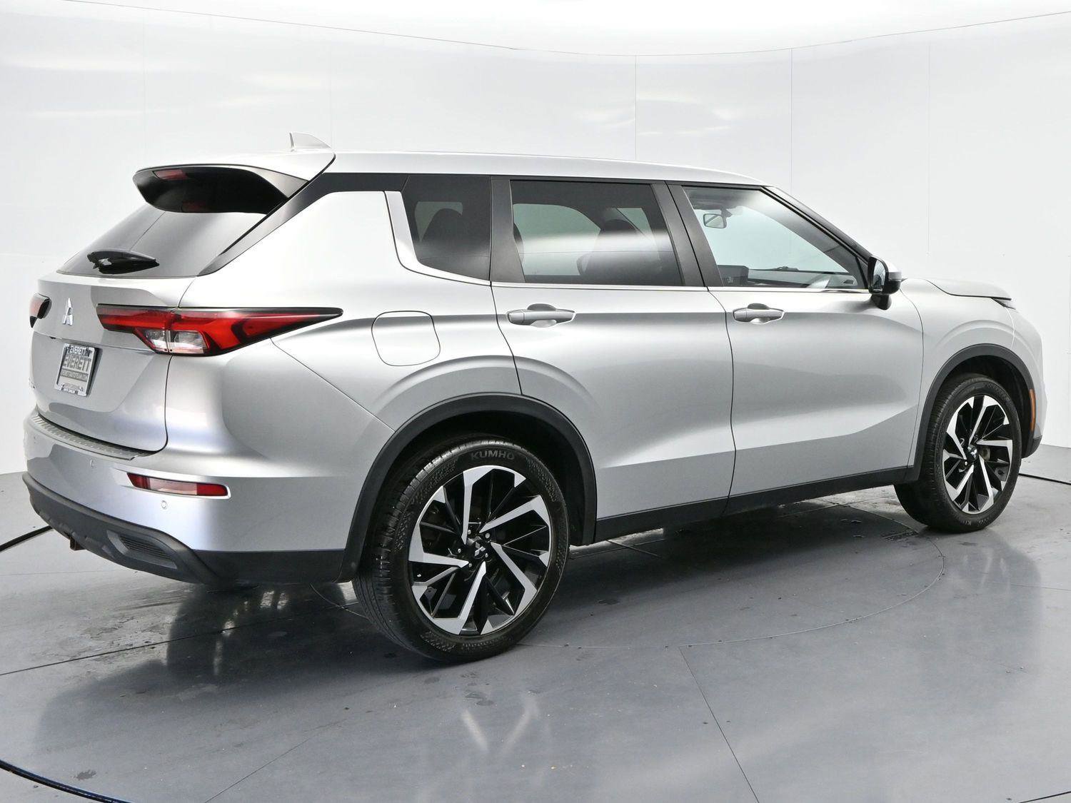 Used 2022 Mitsubishi Outlander ES image 7