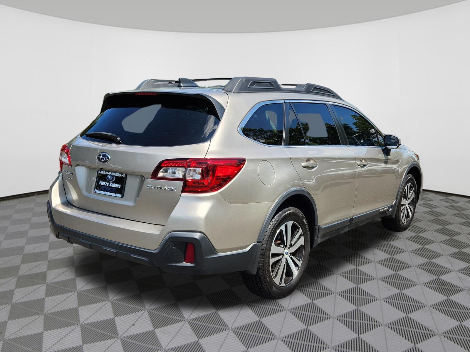 Used 2018 Subaru Outback 2.5i Limited AWD/4WD image 4