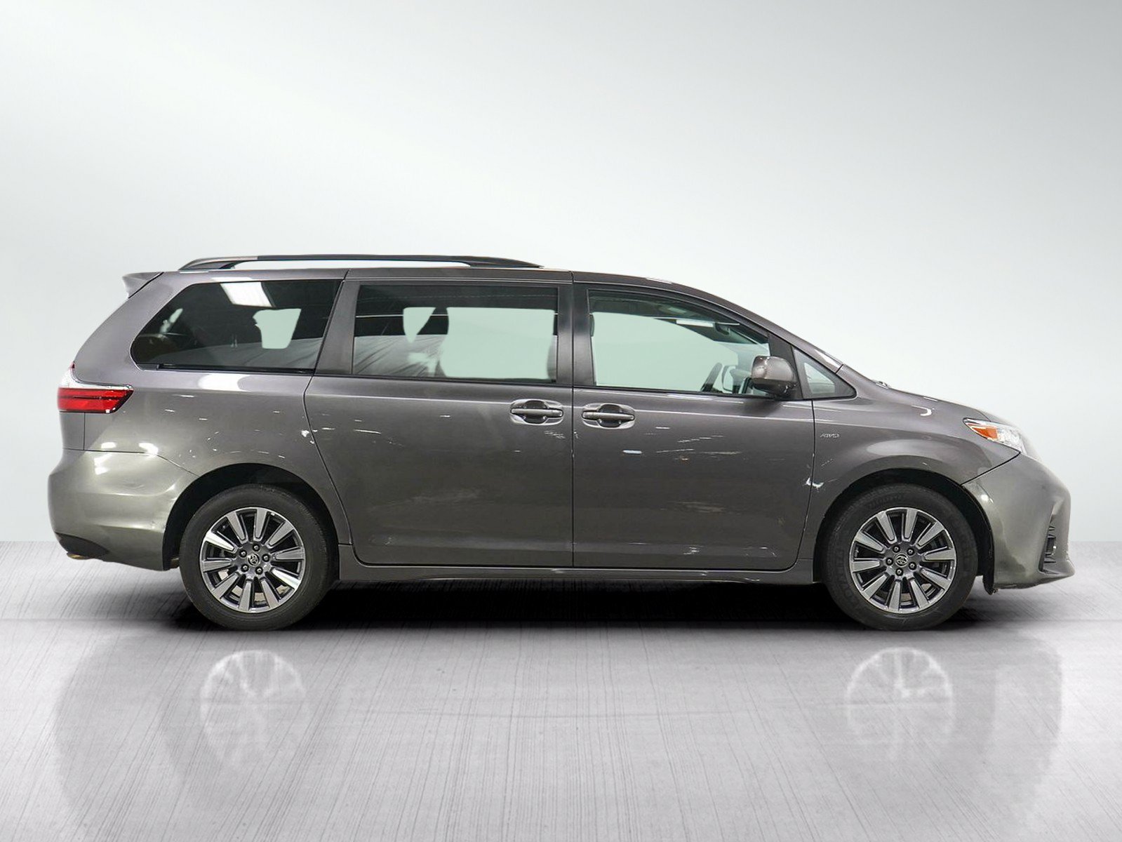 Used 2020 Toyota Sienna LE AWD/4WD image 6