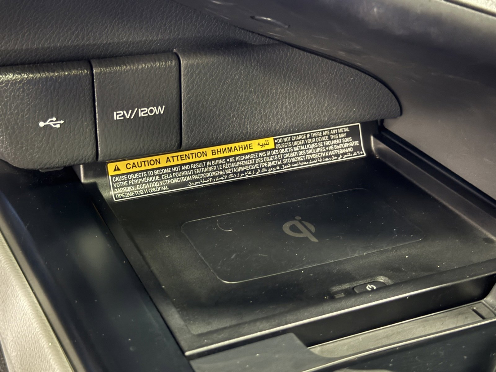 Used 2020 Toyota Camry XLE image 32