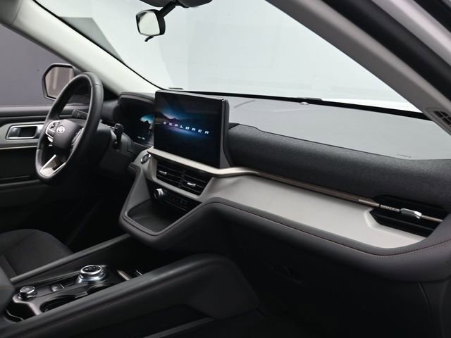 Certified 2025 Ford Explorer Active image 30