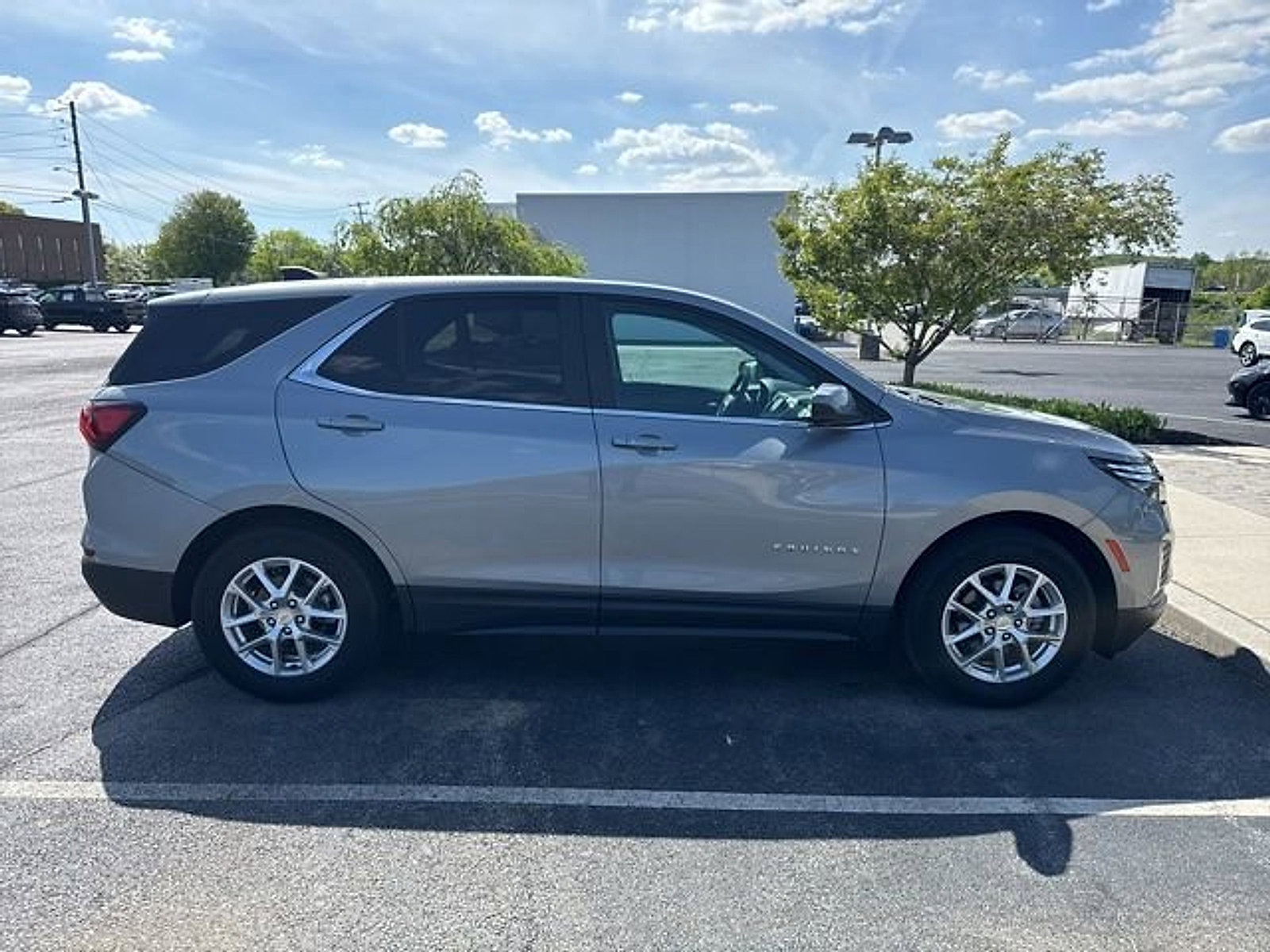 Used 2024 Chevrolet Equinox LT FWD image 10