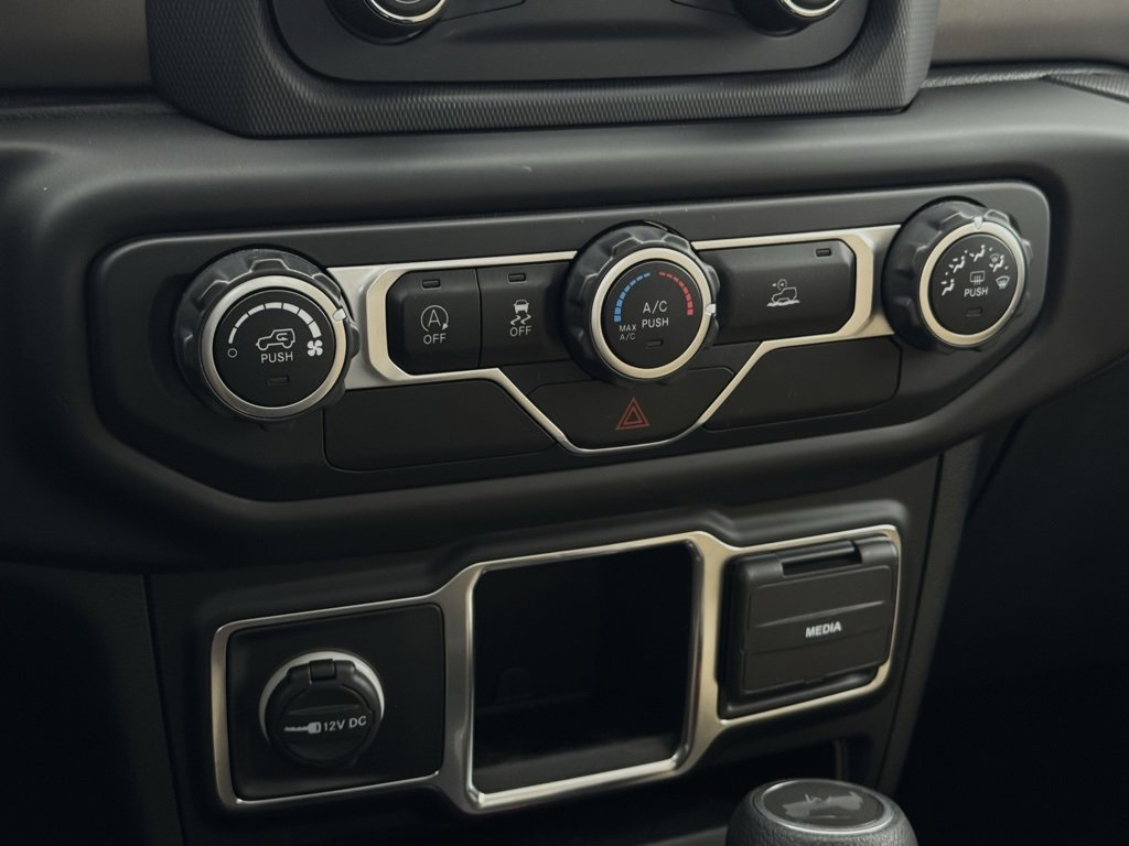 Used 2021 Jeep Wrangler Sport image 32