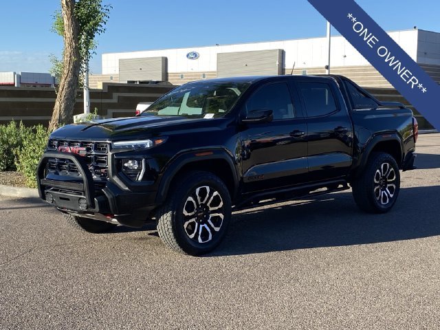 Used 2025 GMC Canyon AT4 w/ Nightfall Edition AWD/4WD image 2