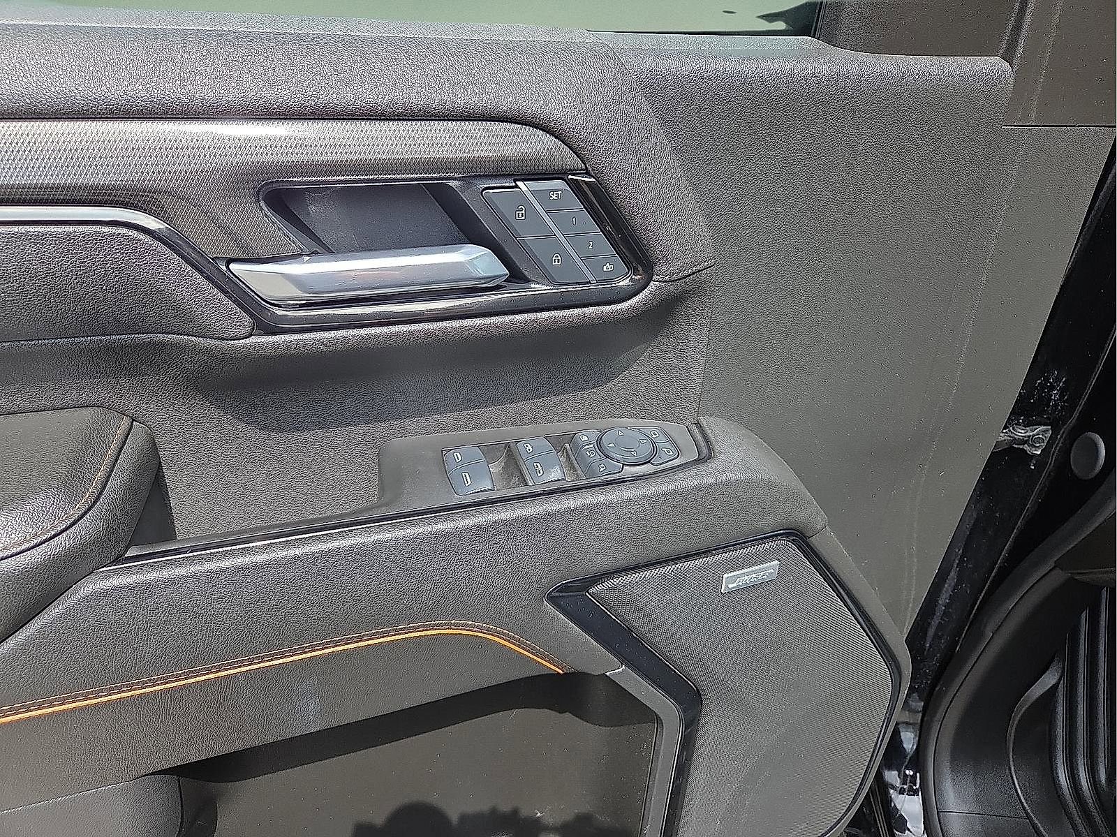 Used 2025 GMC Sierra 2500 AT4 w/ AT4 Premium Plus Package AWD/4WD image 15