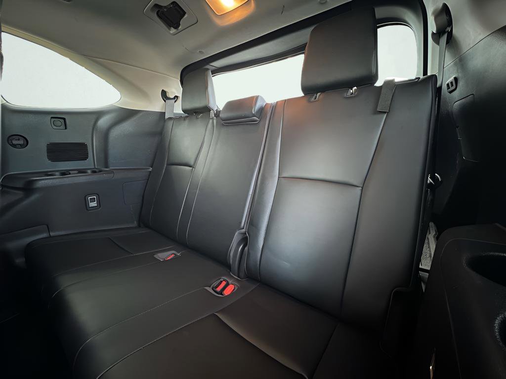Used 2020 Toyota Highlander XLE image 22