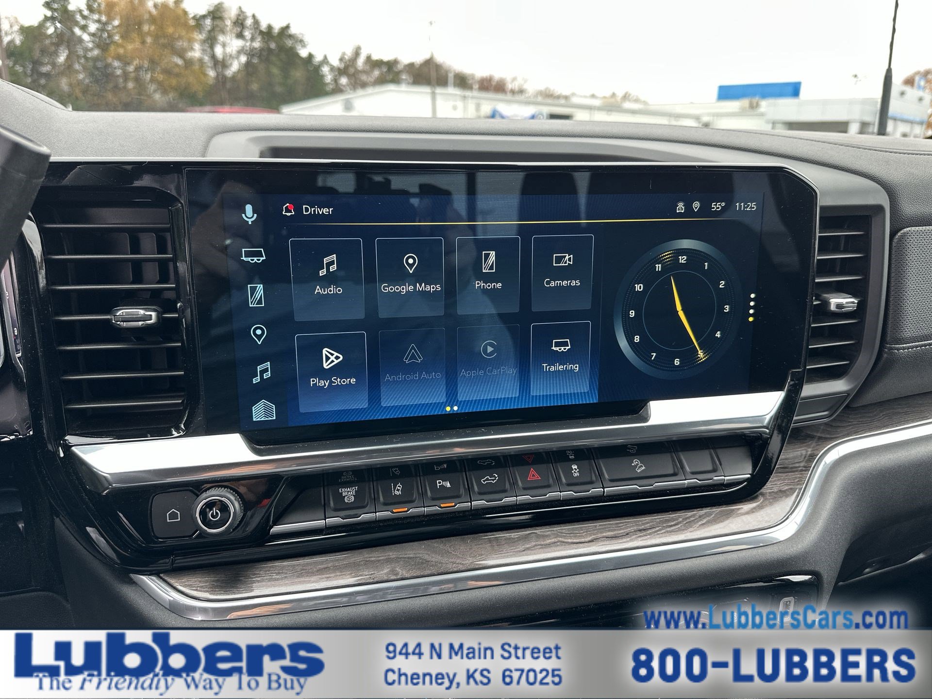 Used 2025 Chevrolet Silverado 2500 LTZ w/ LTZ Convenience Package image 16