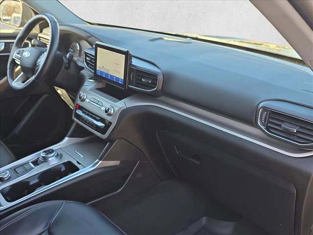 Used 2022 Ford Explorer XLT w/ Equipment Group 202A image 22