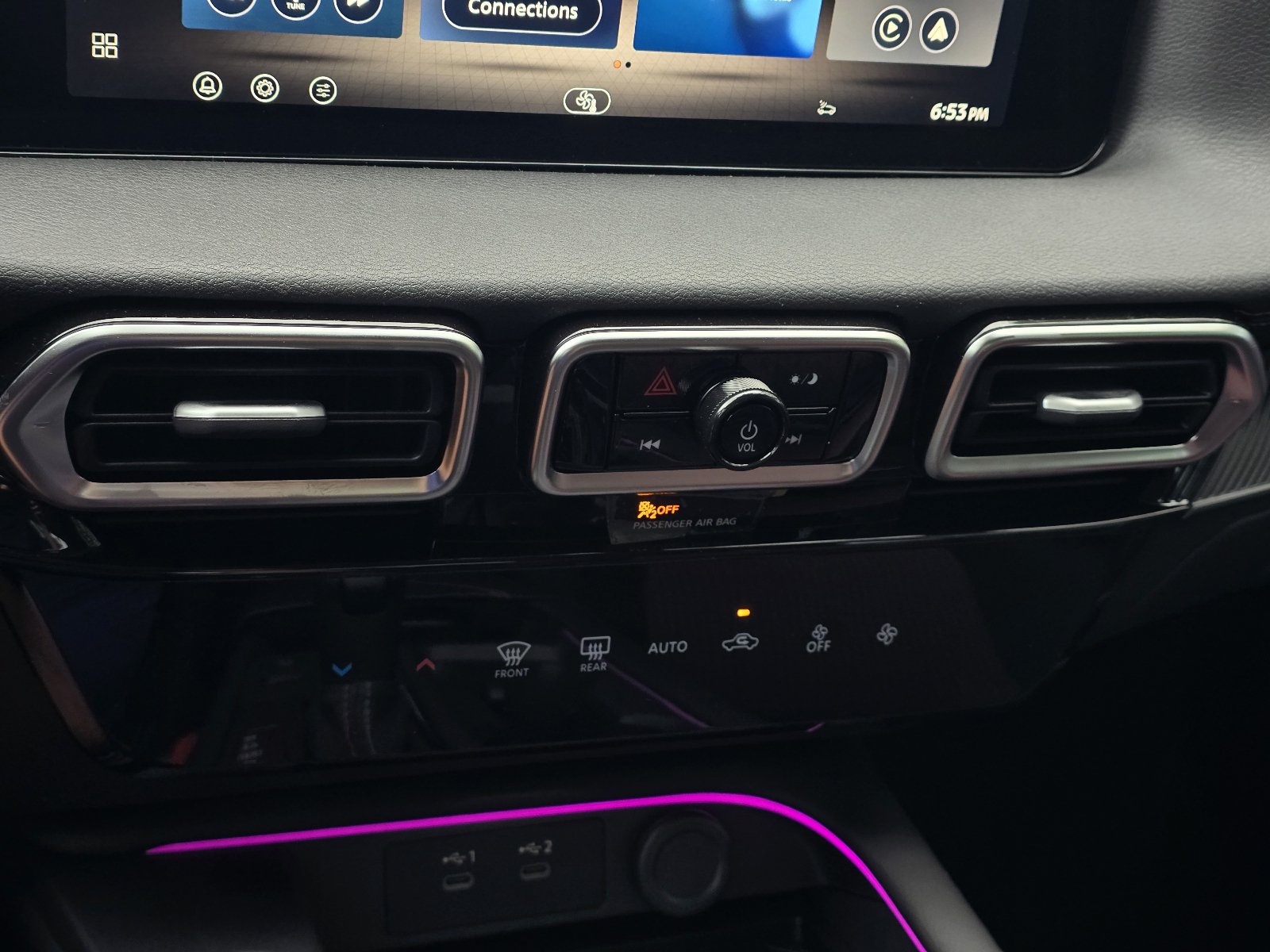 New 2026 Nissan Sentra SR w/ Floor Mat Package FWD image 19