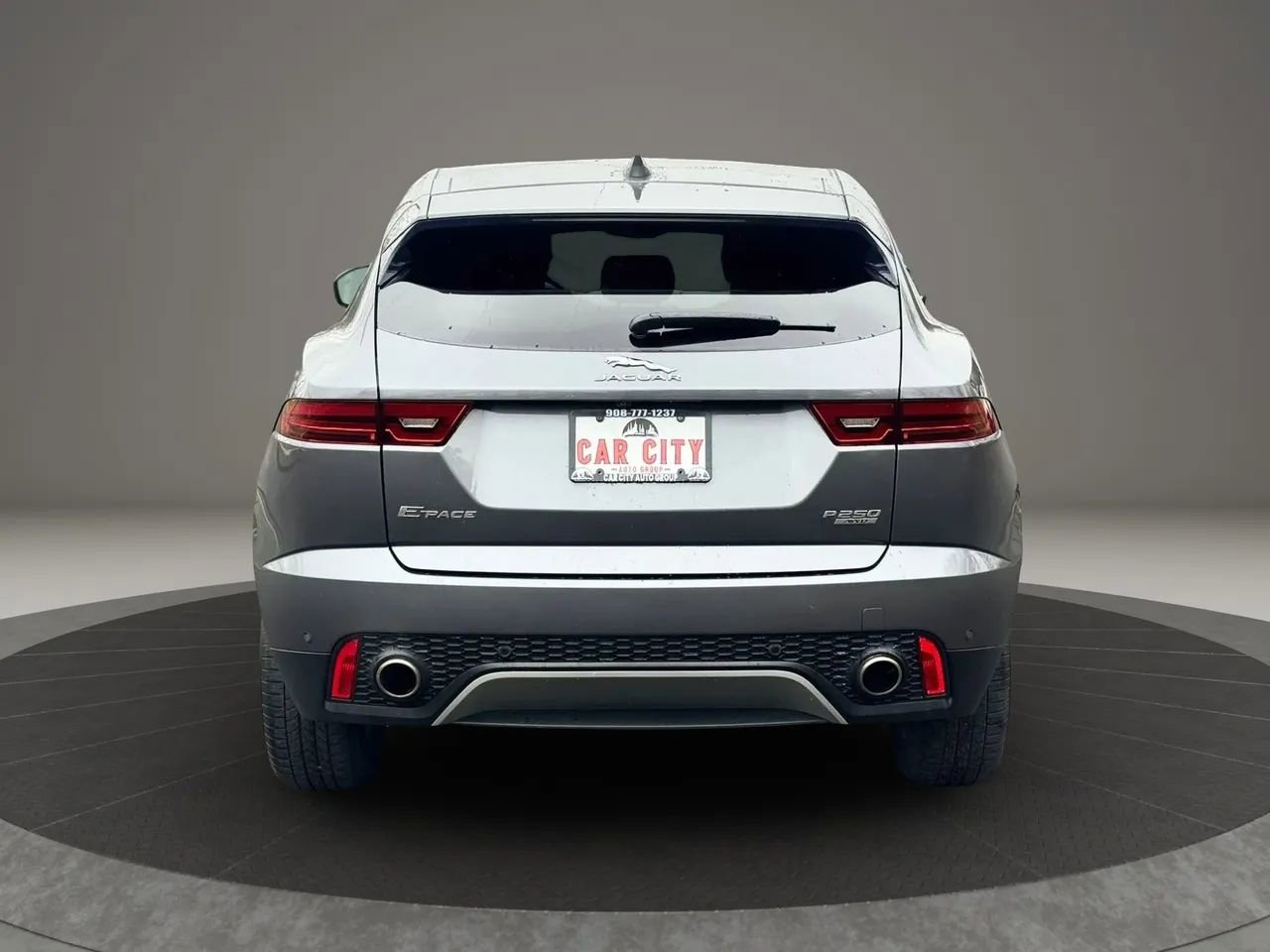 Used 2018 Jaguar E-PACE S image 5