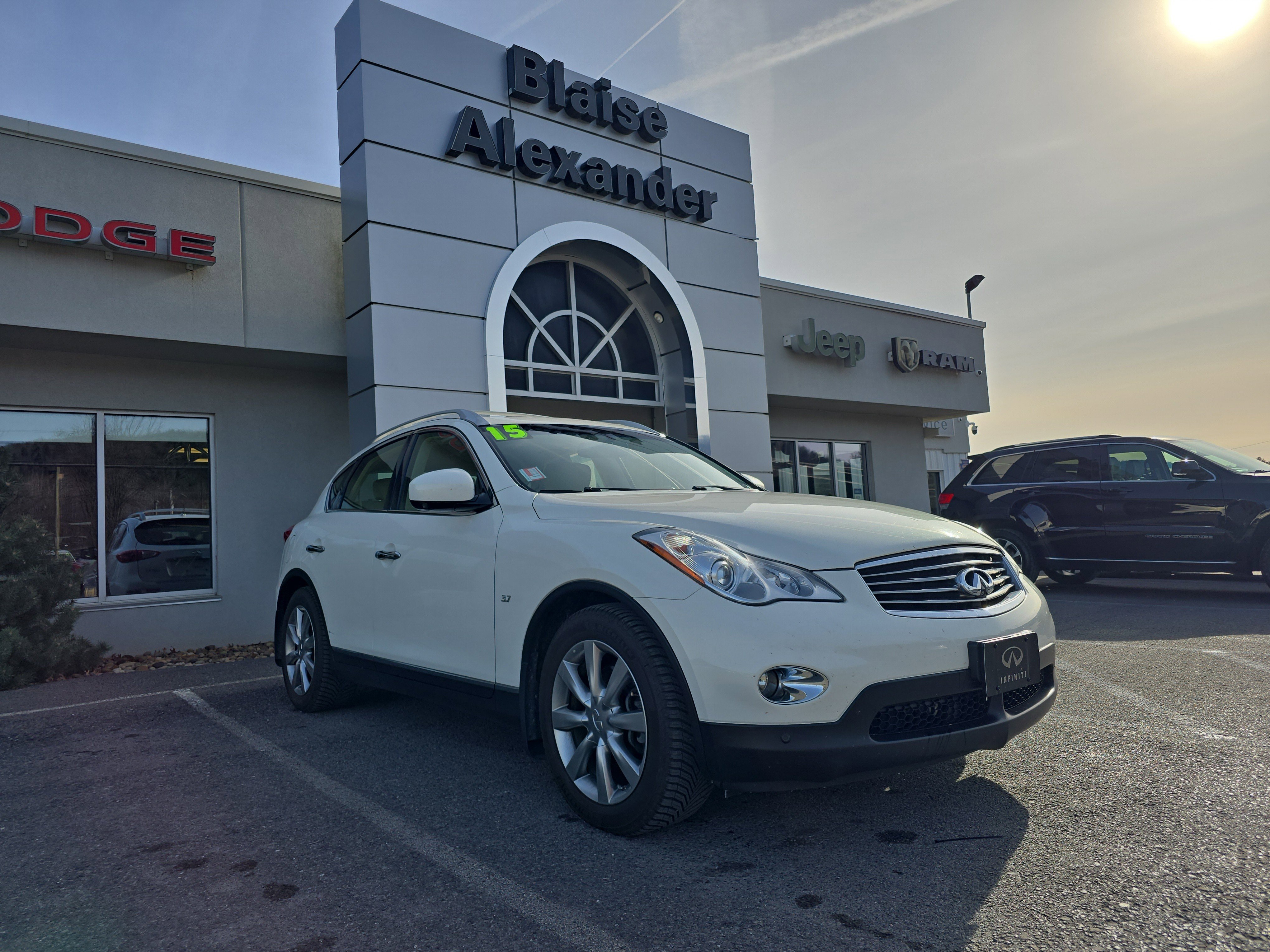 Used 2015 INFINITI QX50 Journey w/ Premium Package image 1