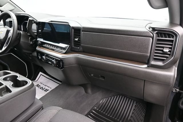 Used 2023 Chevrolet Silverado 1500 LT AWD/4WD image 34