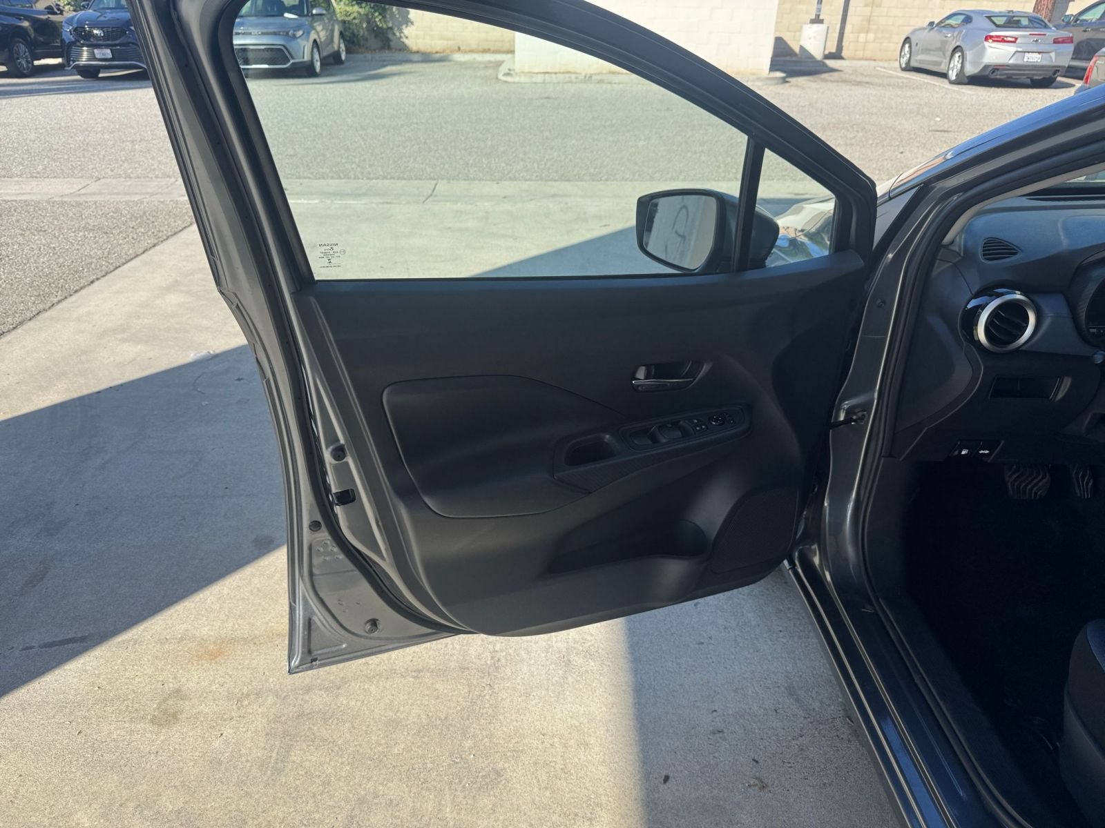 Used 2025 Nissan Versa SV FWD image 18