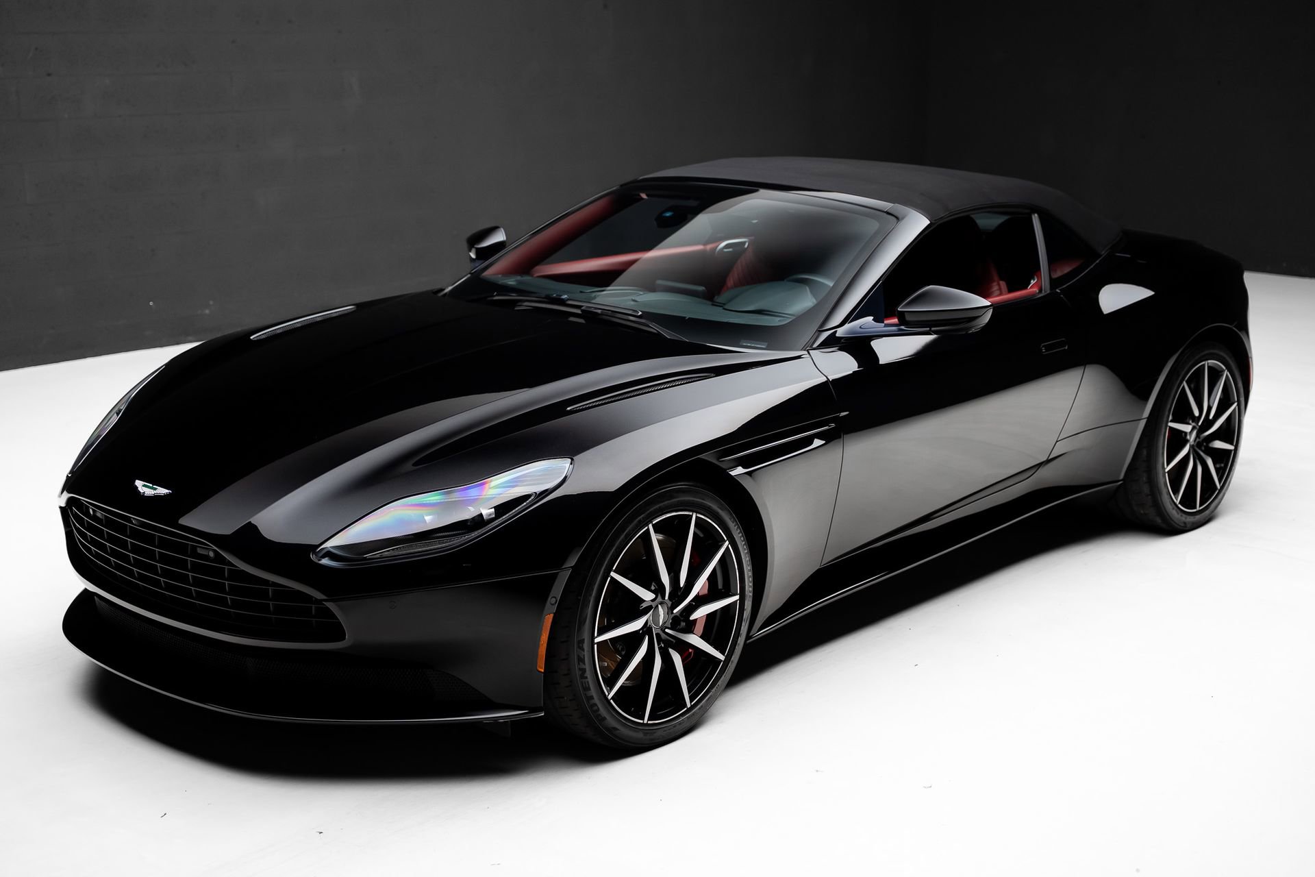 Used 2019 Aston Martin DB11 Volante RWD image 5