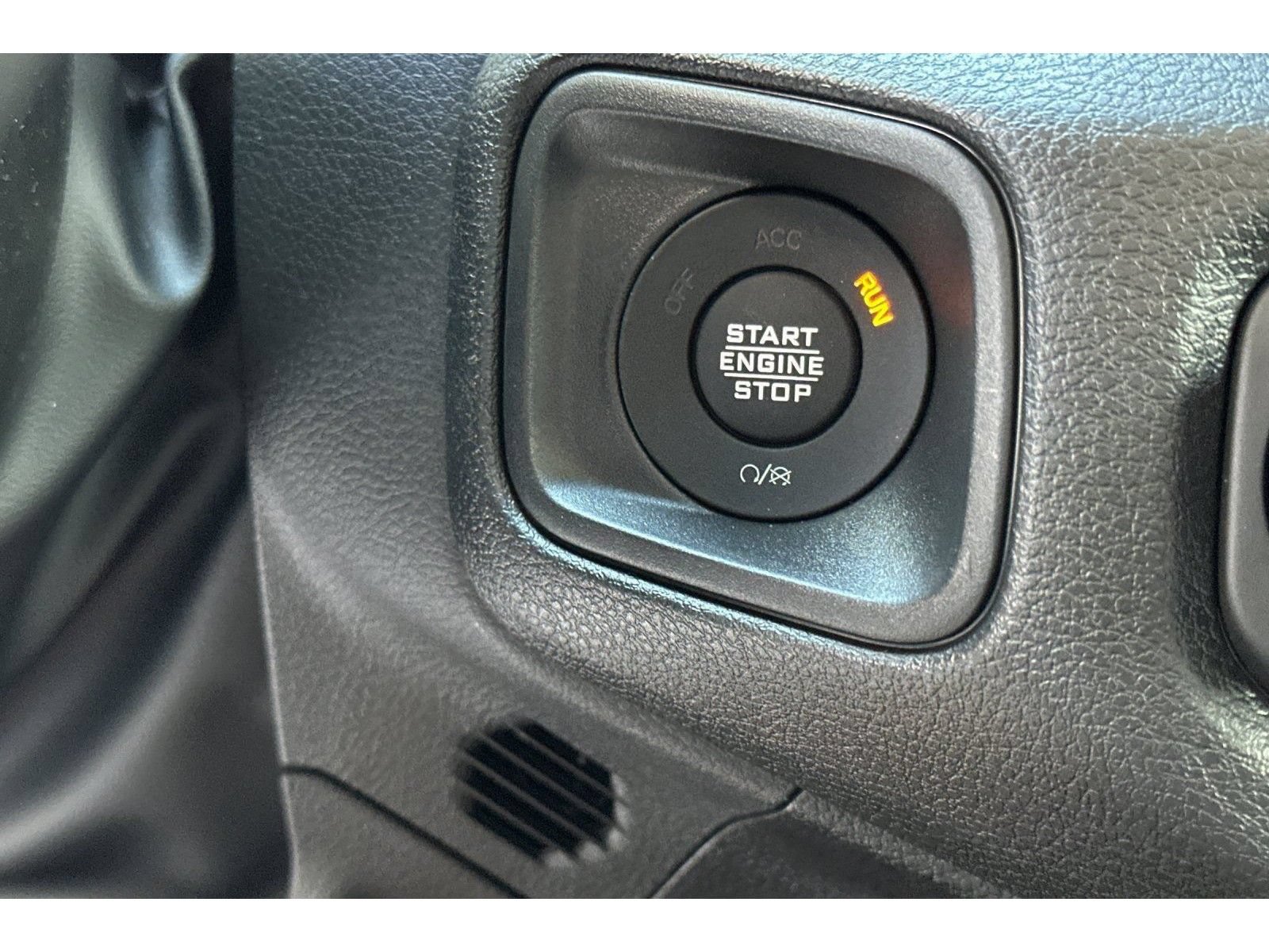 New 2026 Jeep Gladiator Sport AWD/4WD image 23