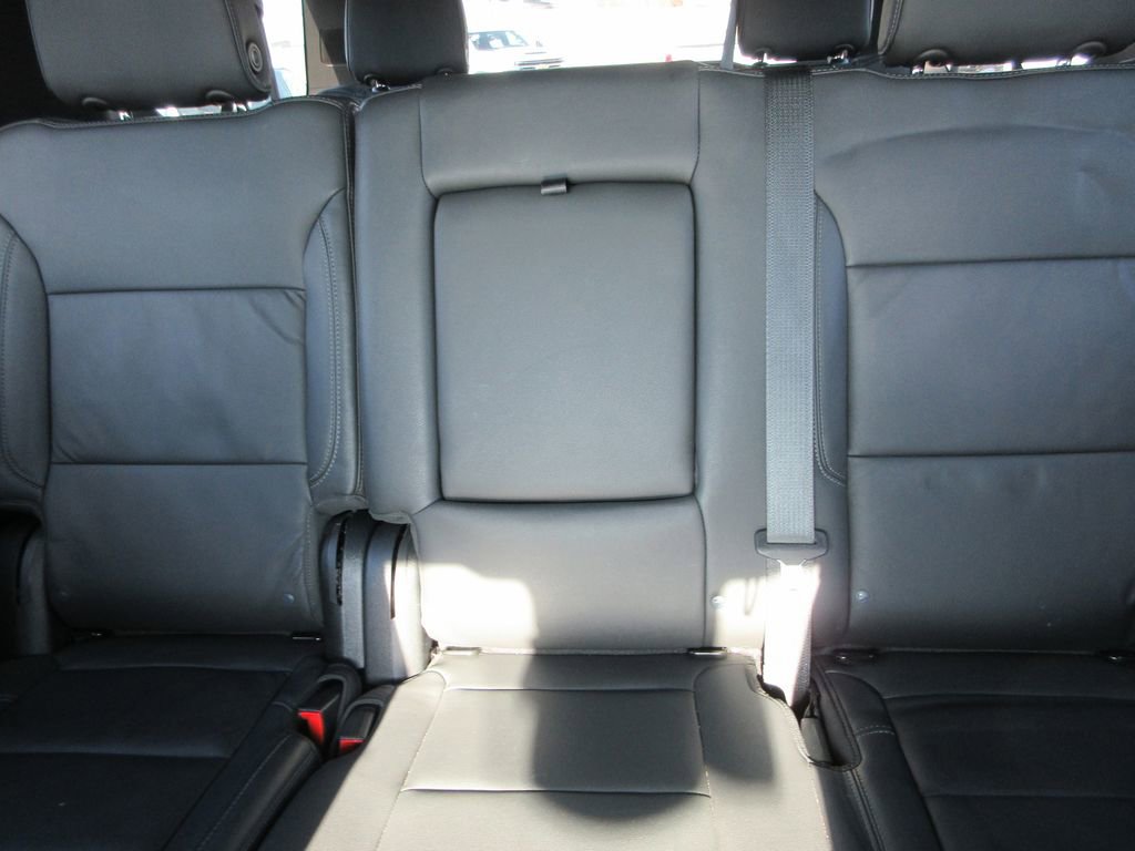 Certified 2024 Chevrolet Suburban Z71 w/ Luxury Package image 21