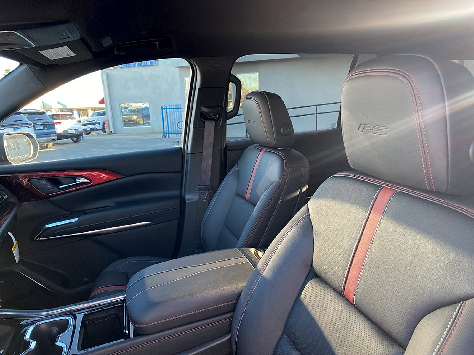New 2026 Chevrolet Traverse RS w/ LPO, Floor Liner Package FWD image 26