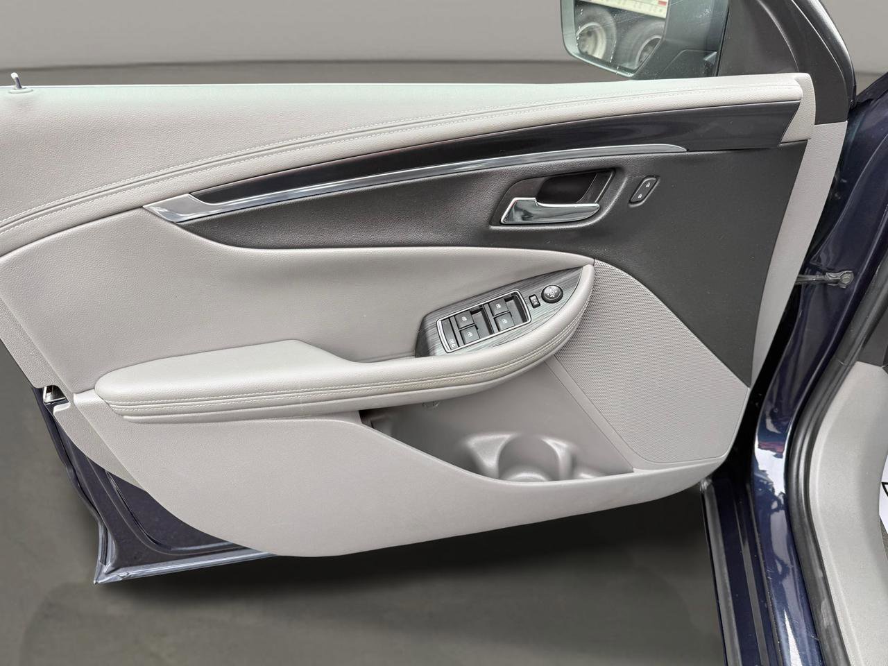 Used 2018 Chevrolet Impala LS FWD image 14