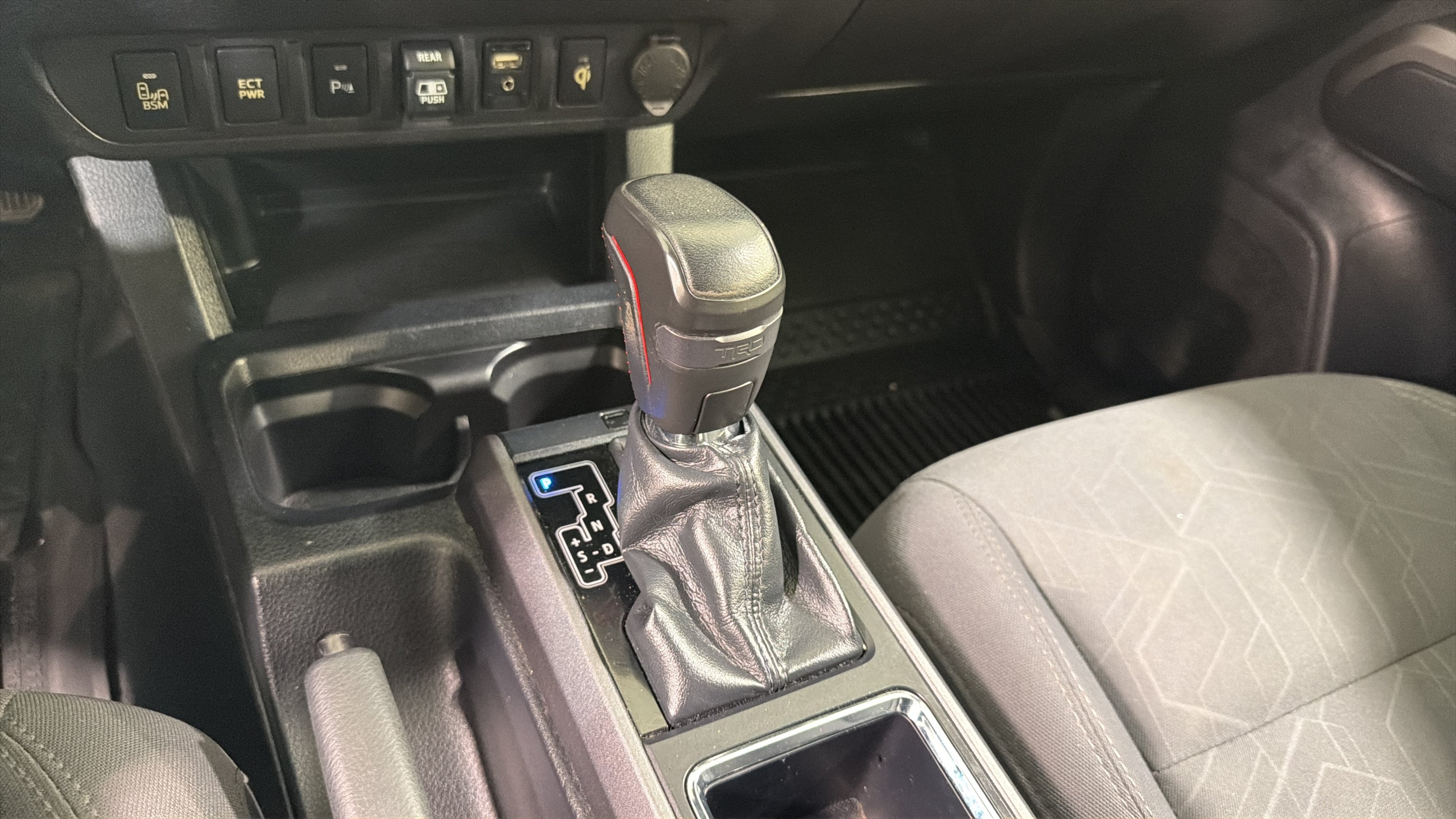 Used 2018 Toyota Tacoma TRD Sport w/ Technology Package AWD/4WD image 20