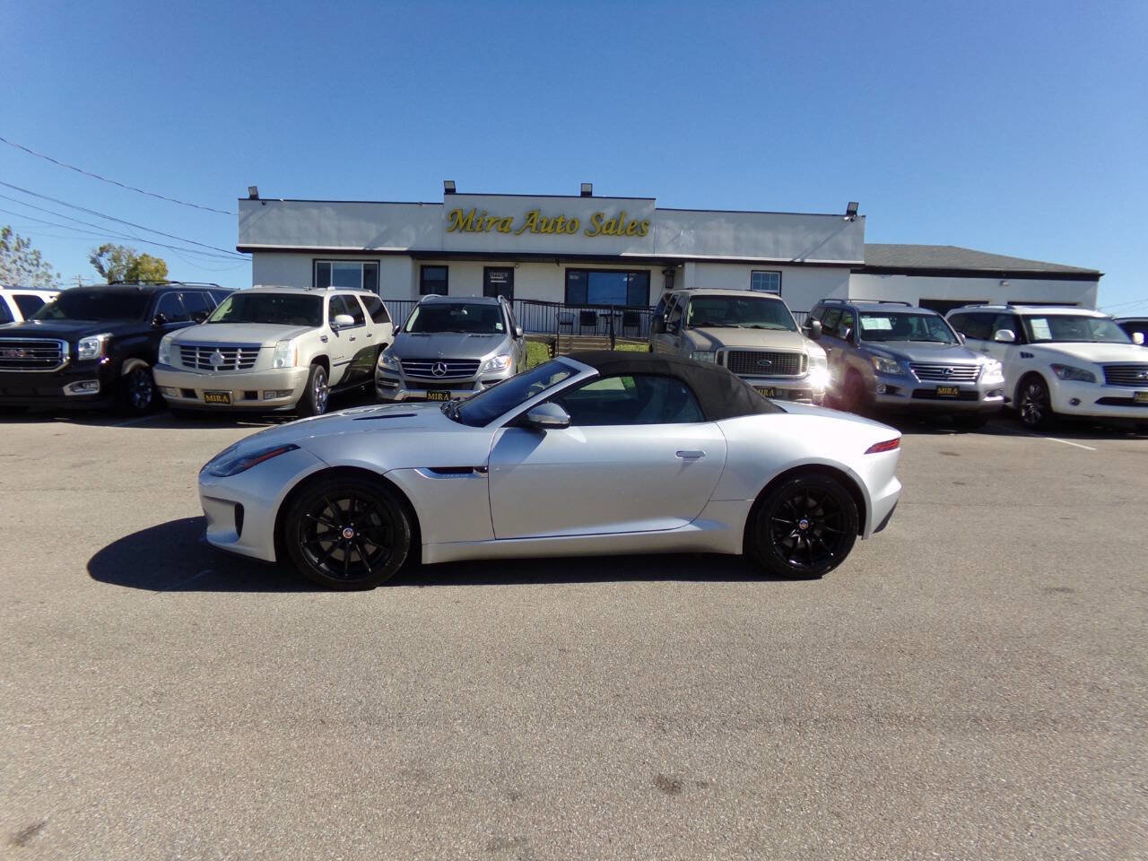 Used 2018 Jaguar F-TYPE Convertible image 1