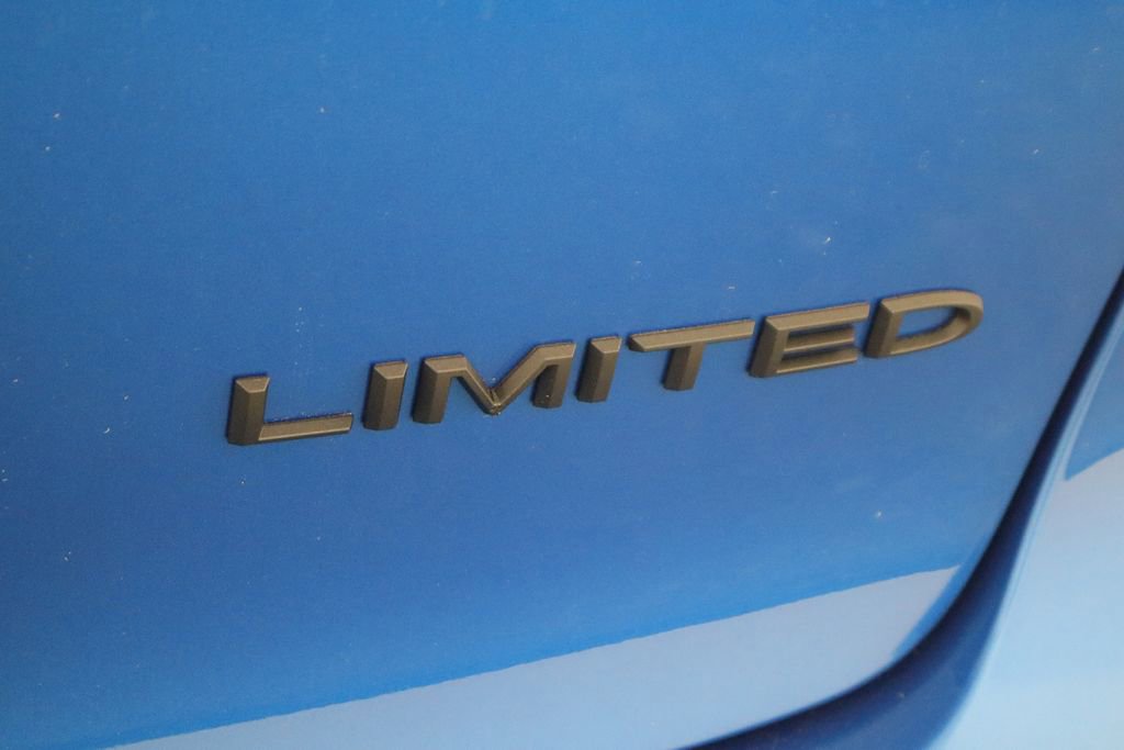 New 2026 Chrysler Pacifica Limited w/ Uconnect Theater Family Group image 53