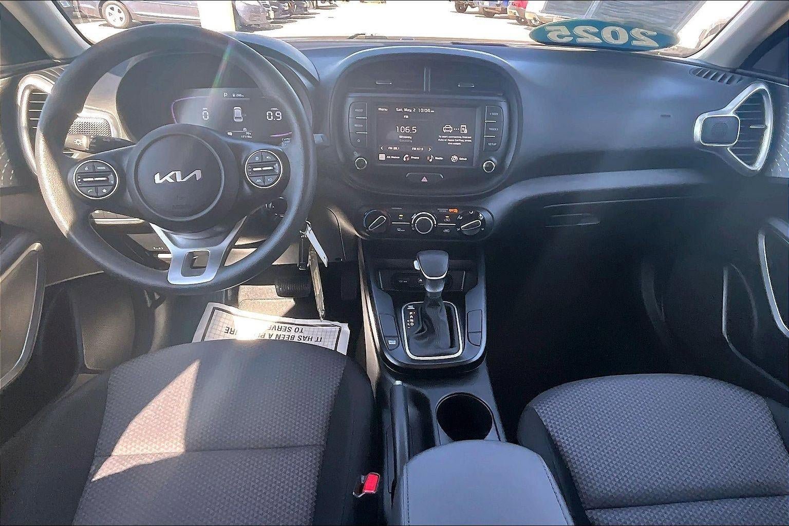 Used 2025 Kia Soul LX w/ LX Technology Package FWD image 7