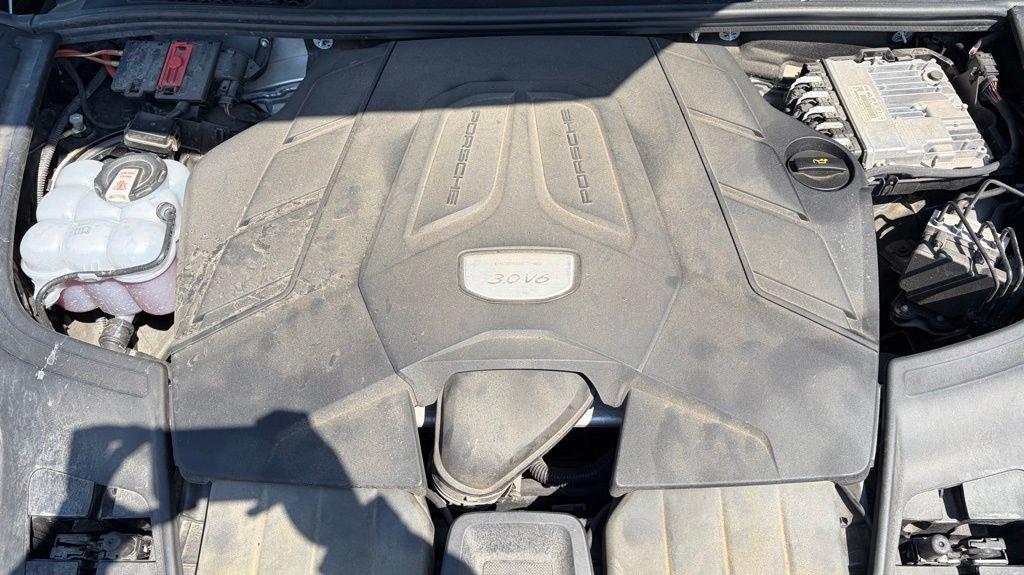 Used 2023 Porsche Cayenne Platinum Edition AWD/4WD image 8