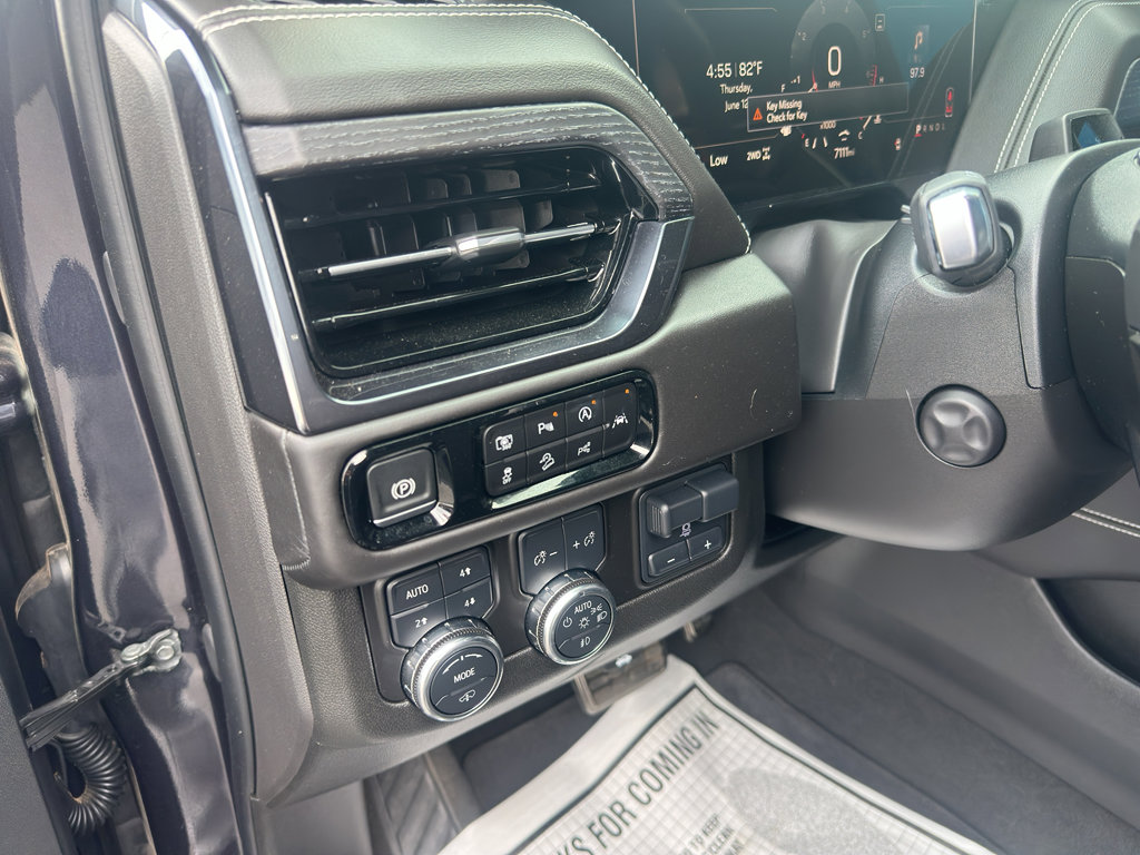 Used 2025 GMC Yukon AT4 Ultimate image 13